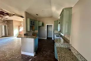 548 Wintercrest Rd, Burleson, TX 76028 - Photo 7