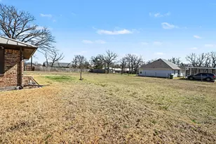 312 Oakwood St, Azle, TX 76020 - Photo 29