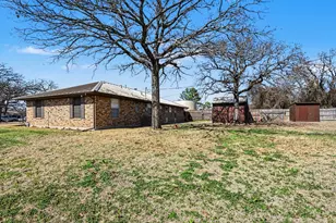 312 Oakwood St, Azle, TX 76020 - Photo 27