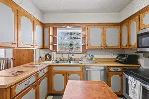 312 Oakwood St, Azle, TX 76020 - Photo 11