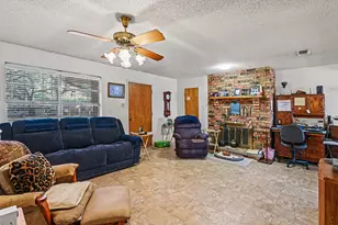 312 Oakwood St, Azle, TX 76020 - Photo 5