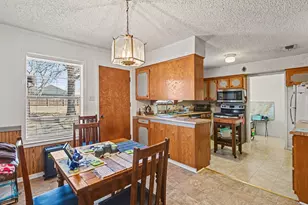 312 Oakwood St, Azle, TX 76020 - Photo 9