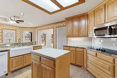 9607 Ravenswood Road, Granbury, TX 76049 - Photo 11