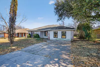 821 Nicole Drive, Burleson, TX 76028 - Photo 3