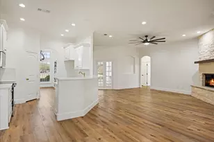 3223 Golden Oaks Cir, Granbury, TX 76049 - Photo 11