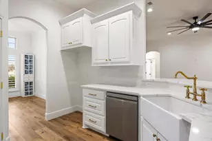 3223 Golden Oaks Cir, Granbury, TX 76049 - Photo 15