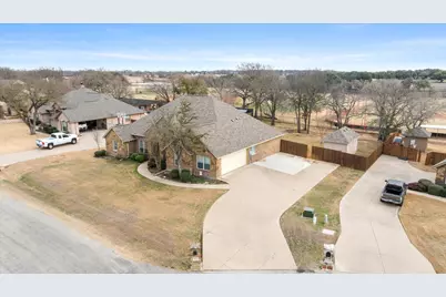 3223 Golden Oaks Circle, Granbury, TX 76049 - Photo 3