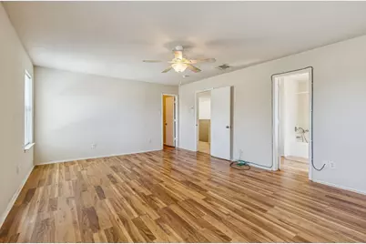 1868 Lynnwood Hills Drive, Fort Worth, TX 76112 - Photo 17