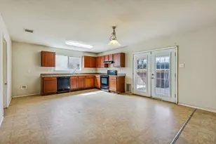 1868 Lynnwood Hills Dr, Fort Worth, TX 76112 - Photo 5