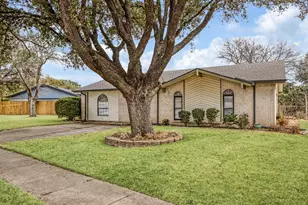 424 Bluebonnet Trail, Garland, TX 75043 - Photo 3