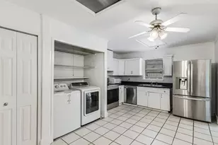 424 Bluebonnet Trail, Garland, TX 75043 - Photo 9