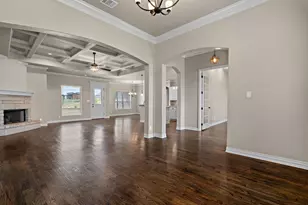 337 Kenyon Ct, Granbury, TX 76049 - Photo 5