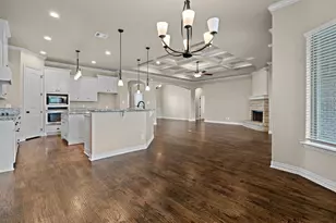 337 Kenyon Ct, Granbury, TX 76049 - Photo 9