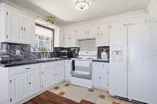 316 Liberty St, Cleburne, TX 76031 - Photo 5