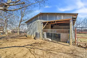 316 Liberty St, Cleburne, TX 76031 - Photo 19