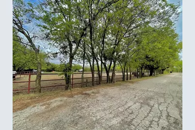 316 Liberty Street, Cleburne, TX 76031 - Photo 21