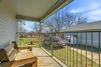 316 Liberty Street, Cleburne, TX 76031 - Photo 17