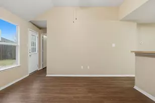 5589 Hunters Bend Ln, Dallas, TX 75249 - Photo 9