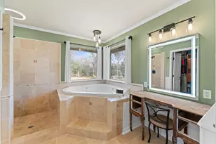 805 E Shady Grove Rd, Irving, TX 75060 - Photo 17