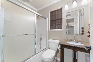 805 E Shady Grove Rd, Irving, TX 75060 - Photo 23