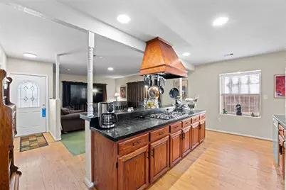 805 E Shady Grove Road, Irving, TX 75060 - Photo 11