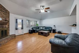 2418 Slaton Dr, Grand Prairie, TX 75052 - Photo 3