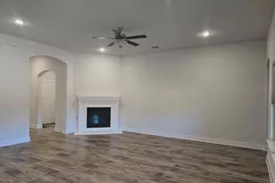 126 Creekside Dr, Sanger, TX 76266 - Photo 3