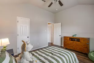 951 Naomi Ct, Burleson, TX 76028 - Photo 29