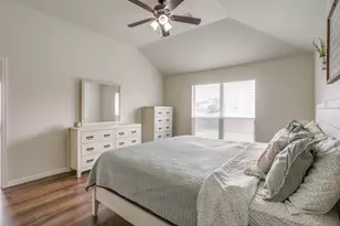 951 Naomi Ct, Burleson, TX 76028 - Photo 17