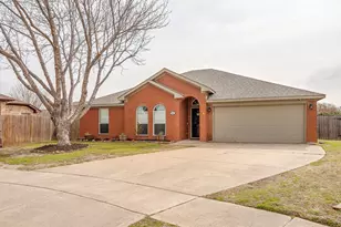 951 Naomi Ct, Burleson, TX 76028 - Photo 1