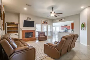 951 Naomi Ct, Burleson, TX 76028 - Photo 5