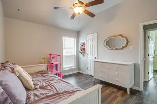 951 Naomi Ct, Burleson, TX 76028 - Photo 23