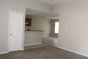 421 Myers Cir, Dallas, TX 75217 - Photo 9