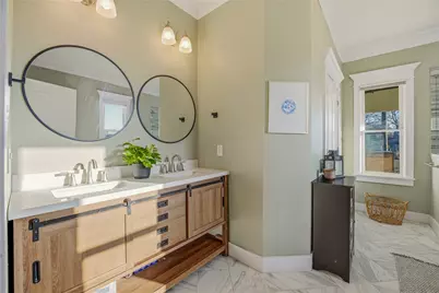 818 W Richmond Avenue, Fort Worth, TX 76110 - Photo 15