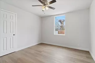 404 S Murray St, McKinney, TX 75069 - Photo 13