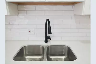 516 W Beach Street, Fort Worth, TX 76111 - Photo 9