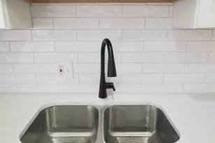 516 W Beach St, Fort Worth, TX 76111 - Photo 9