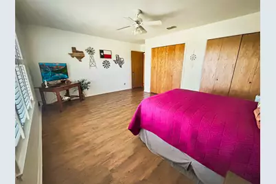 903 N Hoover Avenue, Cameron, TX 76520 - Photo 17