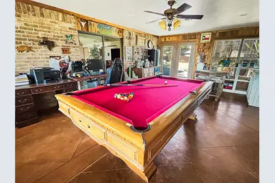 903 N Hoover Avenue, Cameron, TX 76520 - Photo 9