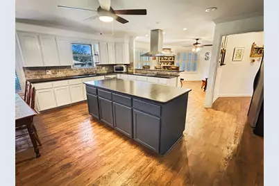 903 N Hoover Avenue, Cameron, TX 76520 - Photo 5