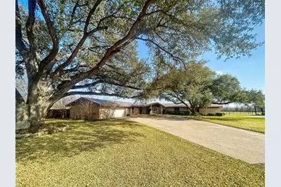 903 N Hoover Avenue, Cameron, TX 76520 - Photo 25