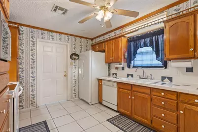 646 Winding Oaks, Waco, TX 76705 - Photo 9