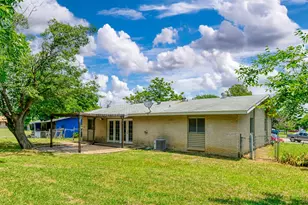 3230 Ridgeview Cir, Irving, TX 75062 - Photo 21