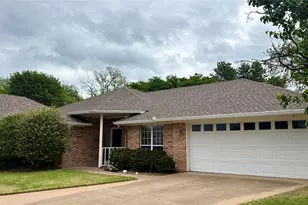 1016 Dawn Ct, Granbury, TX 76048 - Photo 1