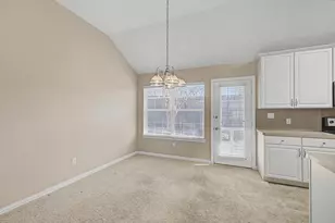 1016 Dawn Ct, Granbury, TX 76048 - Photo 7