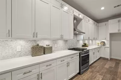 933 W 8th Street, Dallas, TX 75208 - Photo 5