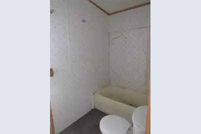 501 W Collins Street, Denison, TX 75020 - Photo 11