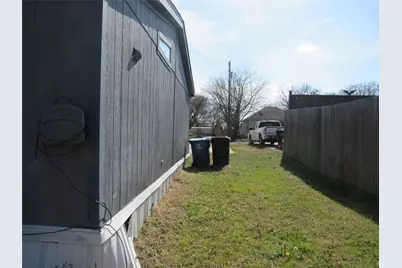 501 W Collins Street, Denison, TX 75020 - Photo 31