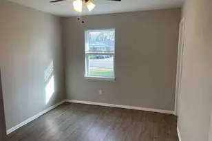 1209 Fairdale St, Irving, TX 75062 - Photo 9