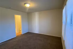 2725 Hyde Park Dr, Grand Prairie, TX 75050 - Photo 9